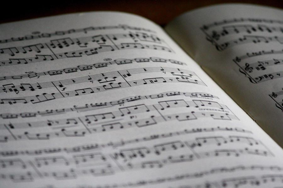 メロ譜・コード譜・MIDI音源作成します 指定の楽曲やオリジナル曲のメロを譜面に起こします!