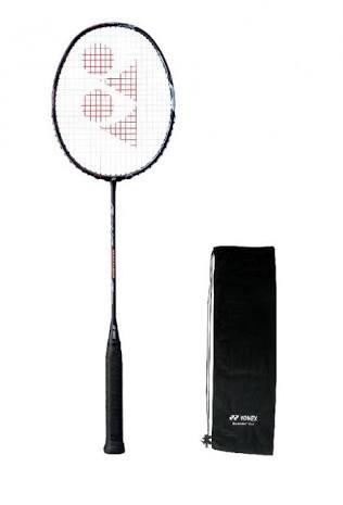 バドミントンのラケット選びを手伝います 様々なメーカーからあなたにぴったりの一本をみつけます