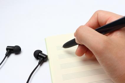 作詞承ります ニコニコ動画で50万再生達成した楽曲の作詞を担当した経験有り