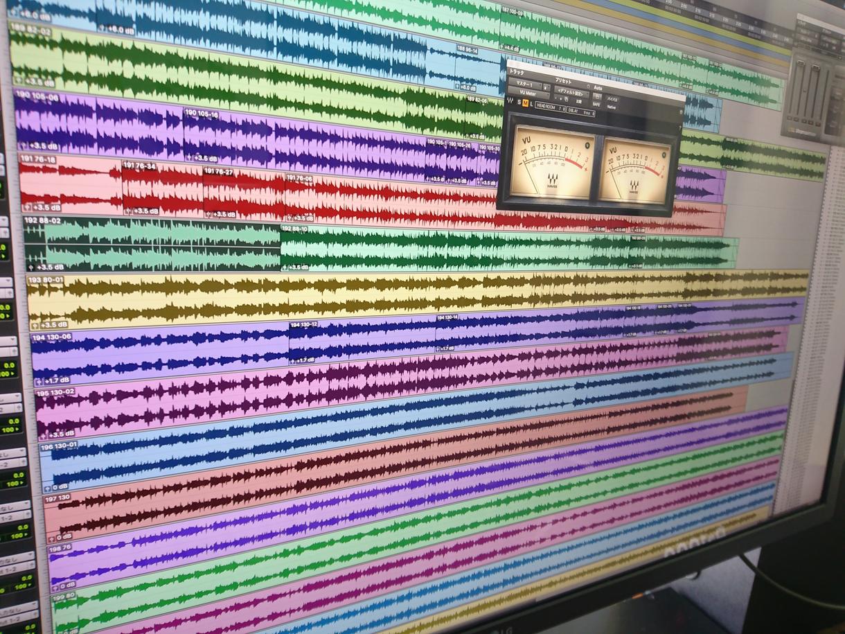 音の加工、キー変更、ループ処理などをします EQ、カット、ノイズなどの音の加工、調整を行います。