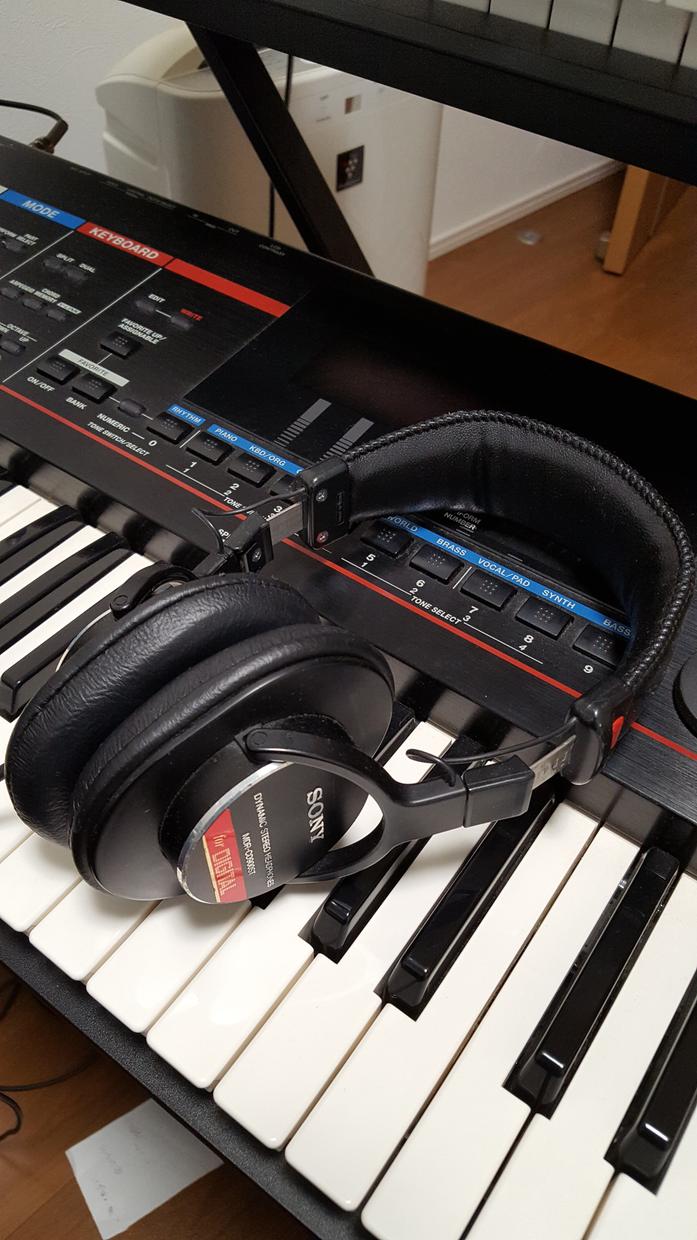 耳コピして見やすいメロ譜作成します 単音なら1コーラスで1tr1000円~☆多重音・移調も可♪
