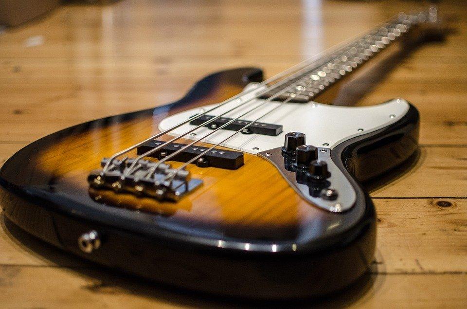 ベースラインをつくります あなたのオリジナル曲・カバー曲をカラフルにしてみませんか?