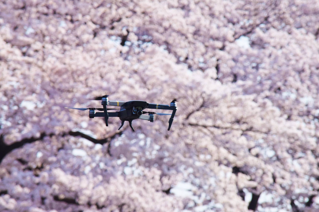 小型ドローンを使ったハイクオリティな空撮をします 低コストでも品質の高い映像を撮影・編集したい方にオススメ