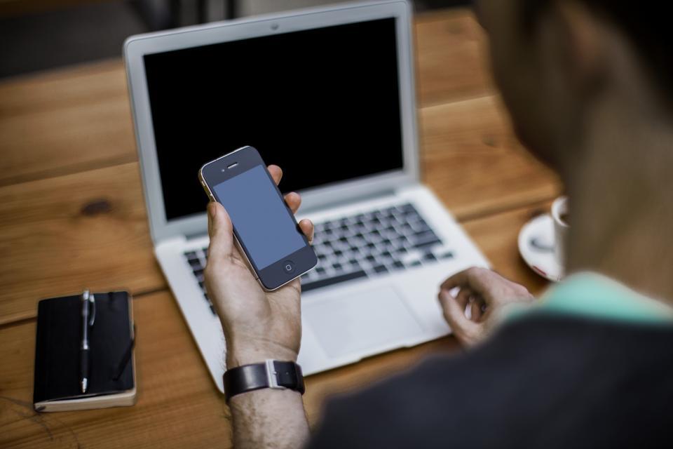 PCとスマホでCSSを簡単に分ける方法をご説明いたします。