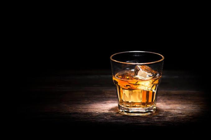 焼酎の割り方を始め、お酒の作り方を教えます BARの現役店長・福岡久留米市文化街で奮闘中
