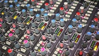 オンラインMIX承ります 格安でMIXバンドマン 歌い手さんの為のオンラインサービス