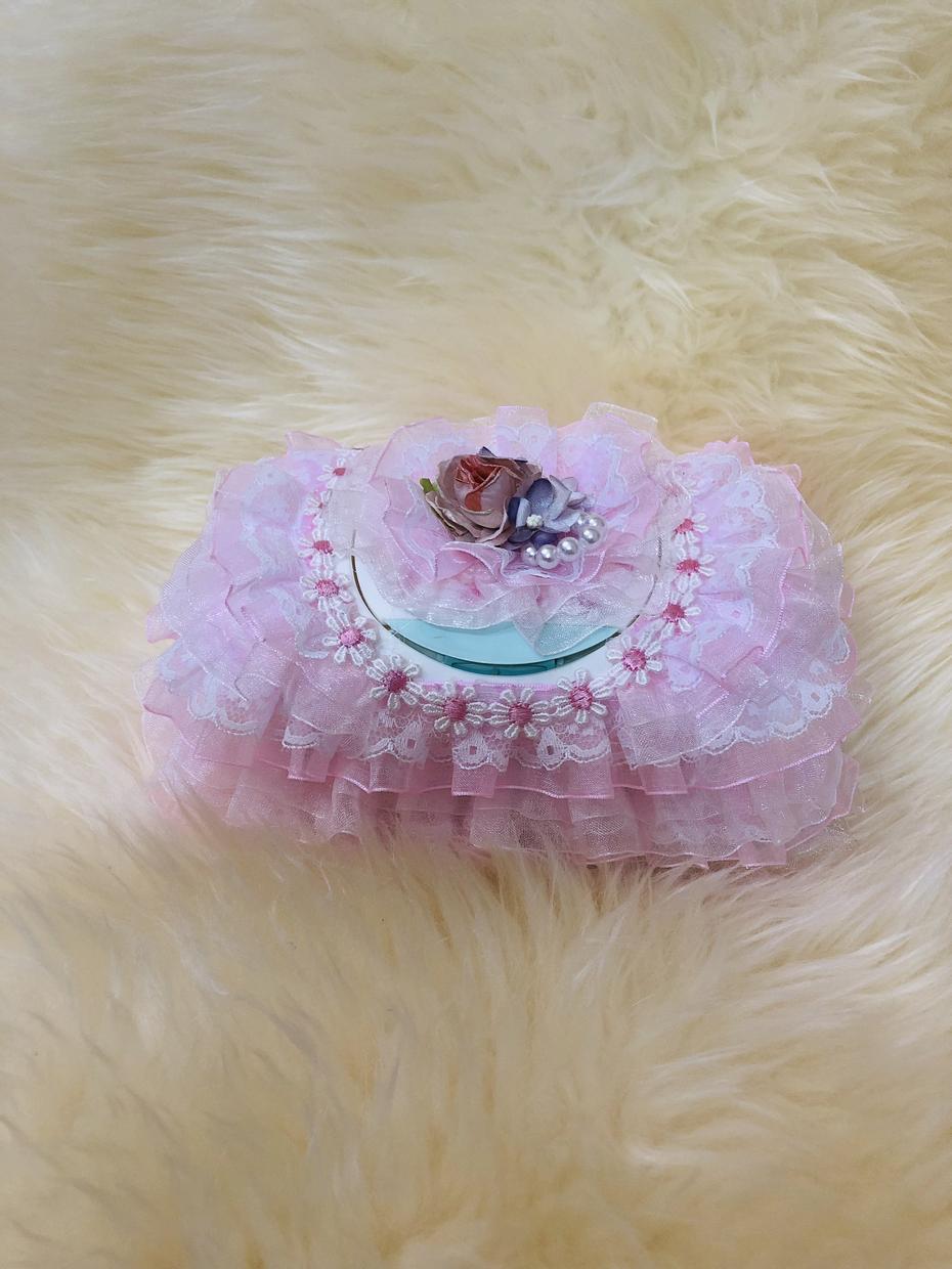 普通ティッシュケースが華やかになります お友達や御家族様へのプレゼントにもご利用戴けます。