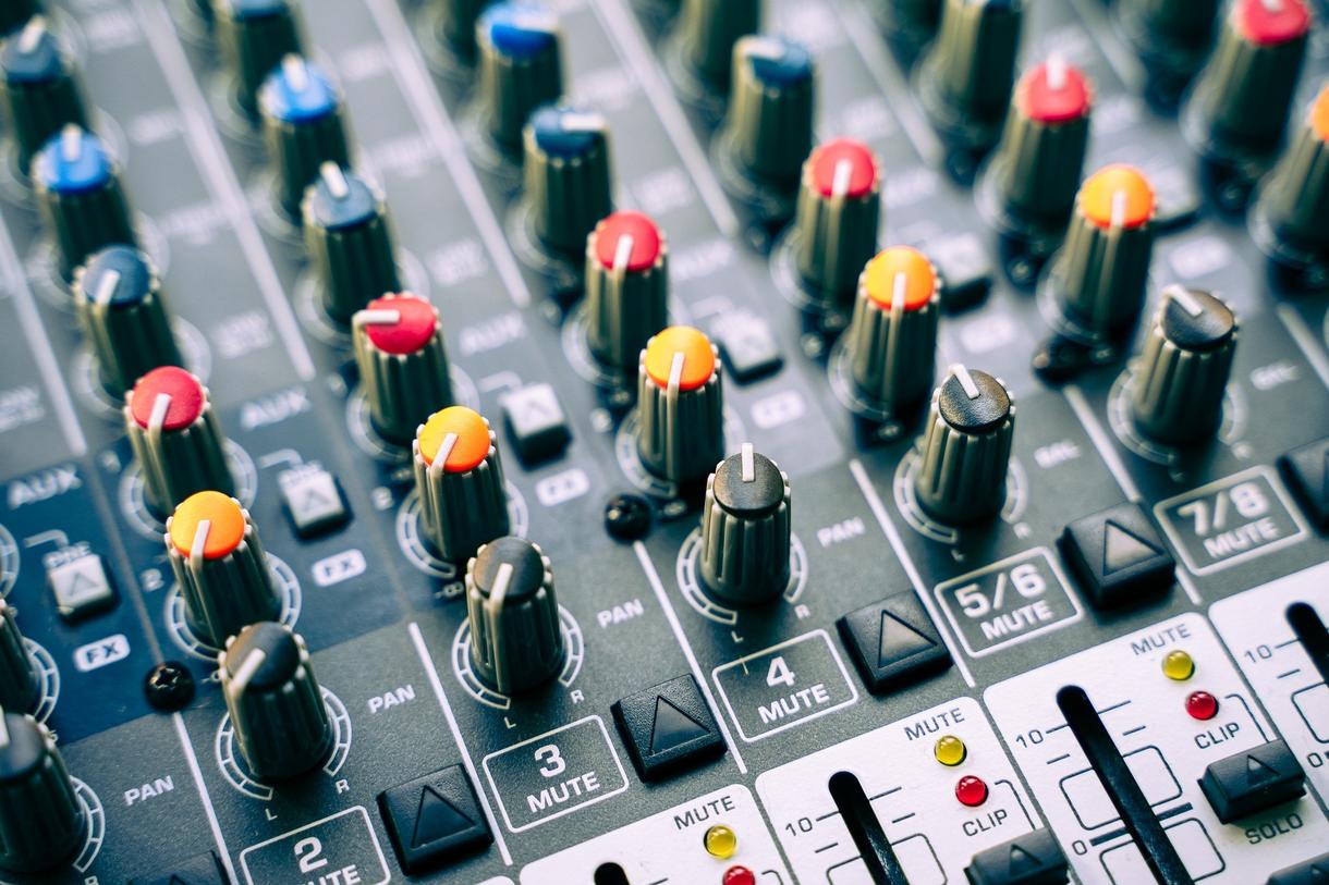 音響効果のお仕事、承ります お試し価格!!!有名バラエティー、有名CMの制作経験あり。