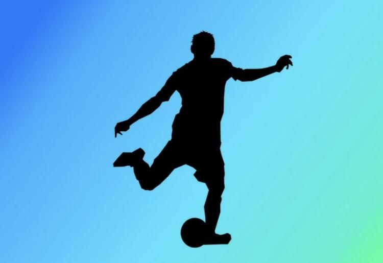 サッカーに関してのどんな質問でも受け付けます 僕は小学校から始め全てのポジションを経験させてもらってます!