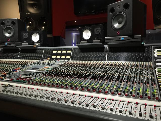 MIX(マスタリング、ピッチ補正、ハモリ)します 【即日可】初回限定ご依頼者様向けサービスです!