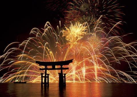 誕生日、記念日等々、様々な用途の動画作ります 様々な記念日にお相手を驚かせてみませんか??
