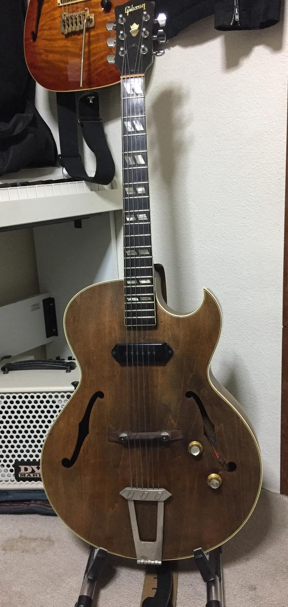 プロギタリストがオンラインで丁寧にギターを教えます 初めてギターを弾く人から上級者まで、上手く弾けるようにします