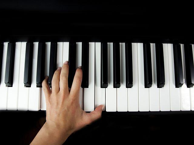 CMソングYouTube,BGMなど作曲編曲します 何かの映像に音楽がつけたいあなたへ