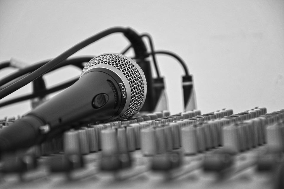 料金保証付き!!音声のノイズ除去をします mix師さんに頼む前、ナレーションでノイズが気になる方に!