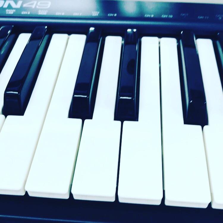 お手軽にオリジナル曲を差し上げます 自分のオリジナル曲がお手軽に欲しい方へ