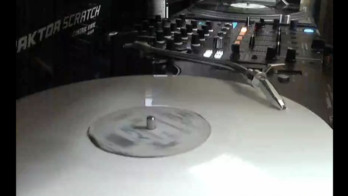 DJ歴34年が機材購入〜デビューまでサポートします 機材の選び方からDJ技術の習得、さらには現場デビューまで!