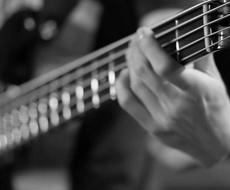 プロベーシストがベースレッスンします まずは体験レッスン 初心者 上級者までどなたでも 音楽 楽器レッスン ココナラ