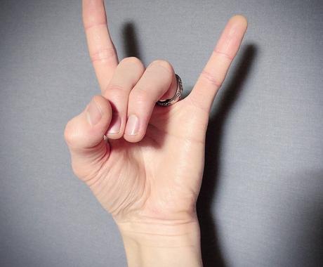 男性のハンドモデル 手タレをやります 男性の綺麗な手のモデルが必要な方へ 平日も稼働可 写真撮影 素材提供 ココナラ