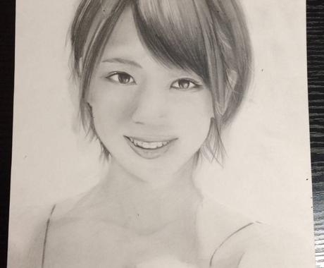 鉛筆でケント紙に似顔絵を描きます 鉛筆画 似顔絵 結婚記念日やプレゼント 誕生日に最適 似顔絵作成 ココナラ
