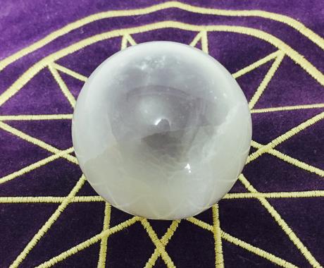 水晶占い 次々と閃く言葉やイメージを使って お悩みを客観的に多角的に分析 別名 スクライング 占い全般 ココナラ