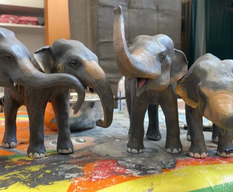 ゾウの置物を作ります 動きや体の形もリアルに作ります ペットイラスト作成 ココナラ