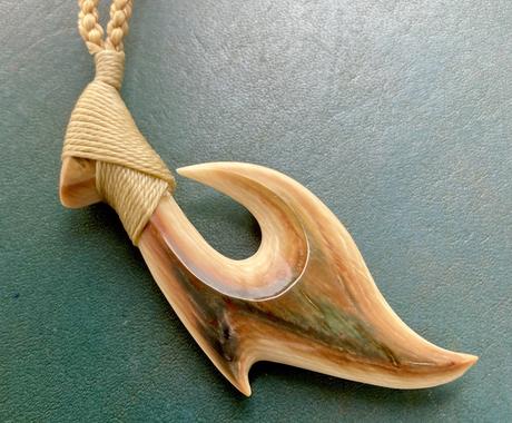 動物の骨や歯 牙でアクセサリーを製作します それぞれに全て意味を持ち お守りでもあるネックレスです オリジナルグッズ販売 ココナラ