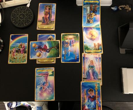 タロットカード10枚スプレッドで丁寧に占います あなたに気持ちに寄り添います 恋愛 仕事 人間関係などに 占い全般 ココナラ