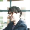 真っ白から幸福を考える人｜izumis