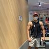 素敵なボディーの手助けをReiya