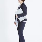 億女の裏方　即レス事務おばさん