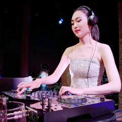 DJによるBGM演奏