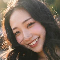 超リアリスティックなセルフィースタイルアイコン
