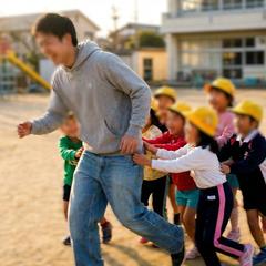 学童クラブでの子どもたちとのあそび
