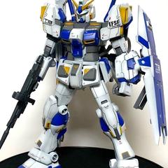 ガンダム4号機ディテール追加、グラデ塗装