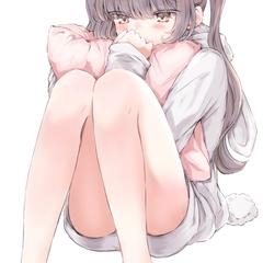 うさぎパーカーの女の子
