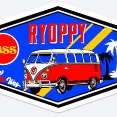 アパレルブランドRYOPPYのステッカー