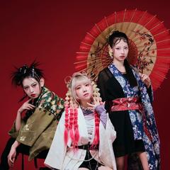 バンド"DARUMA Rollin"メンバー２名衣装作成