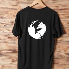 シンプルな狐のワンポイントTシャツ