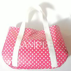 ラミネート素材のトートバッグ