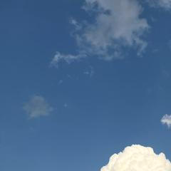 ☀︎青空で真っ白でとても綺麗な白~ぃ雲だょ☀︎