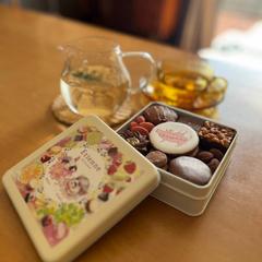 「パティスリー・エチエンヌ」数量限定クッキー缶