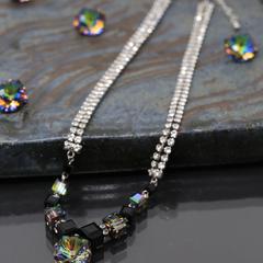 キューブクリスタルのネックレス