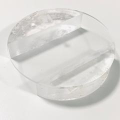 グラスの下からドリンクを眺める